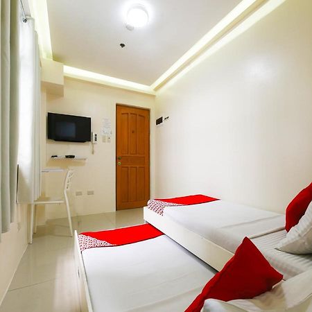 Oyo 783 Freemont Place Paranaque City Екстериор снимка