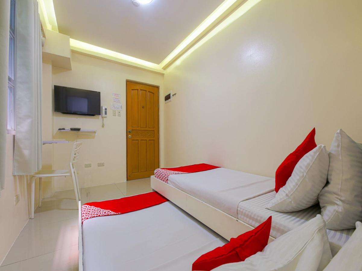 Oyo 783 Freemont Place Paranaque City Екстериор снимка