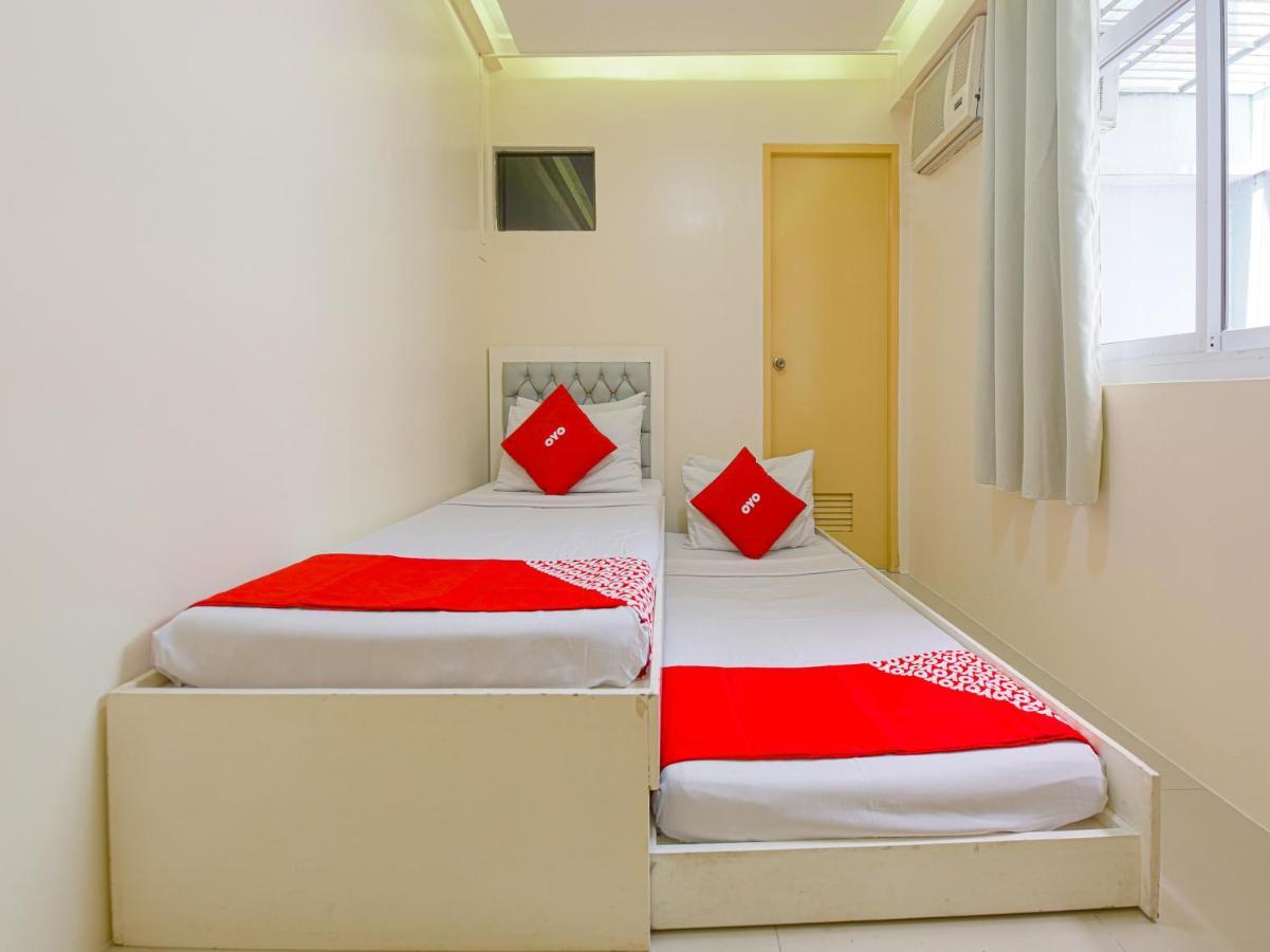 Oyo 783 Freemont Place Paranaque City Екстериор снимка