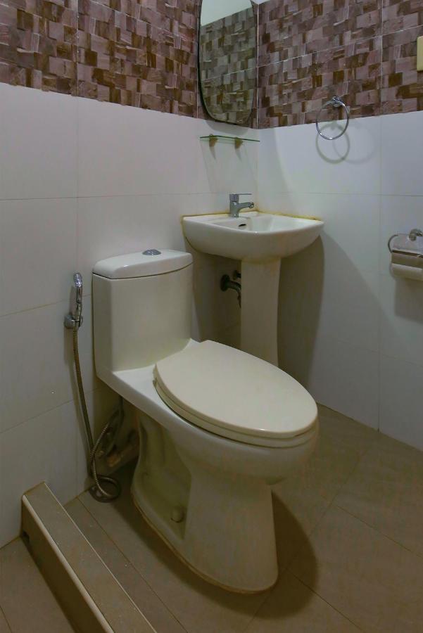 Oyo 783 Freemont Place Paranaque City Екстериор снимка