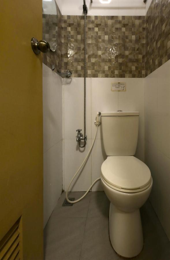 Oyo 783 Freemont Place Paranaque City Екстериор снимка