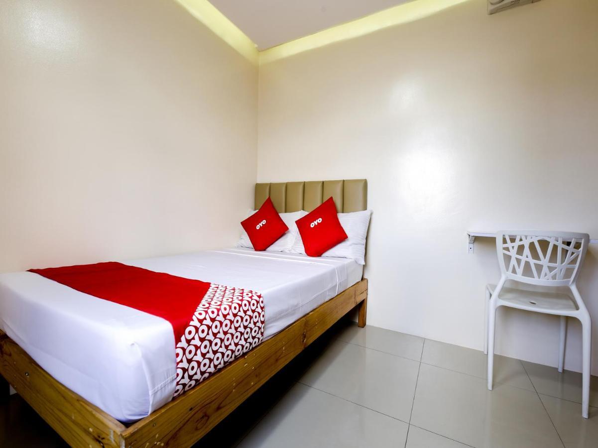 Oyo 783 Freemont Place Paranaque City Екстериор снимка