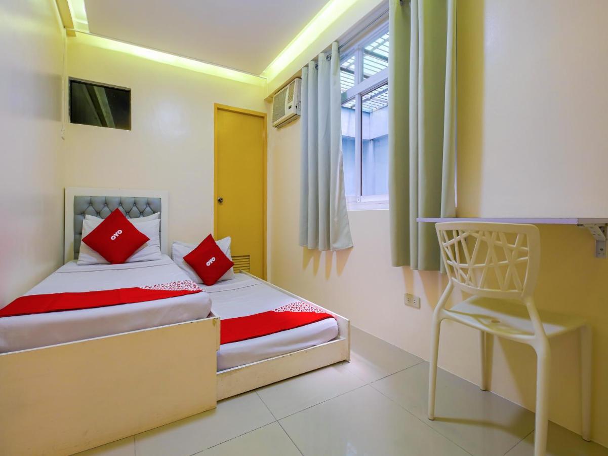 Oyo 783 Freemont Place Paranaque City Екстериор снимка